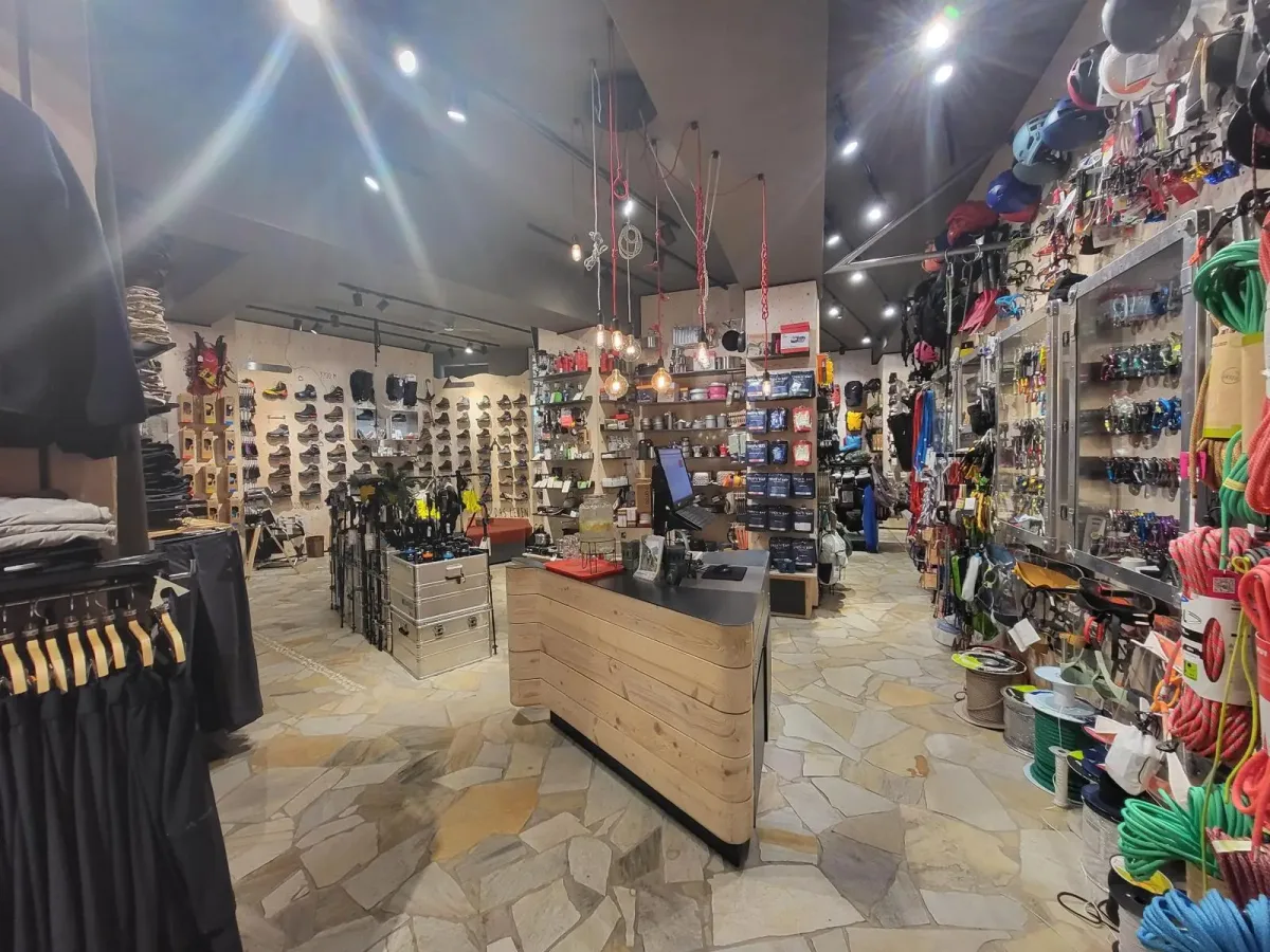 store-interior-der-aussteiger
