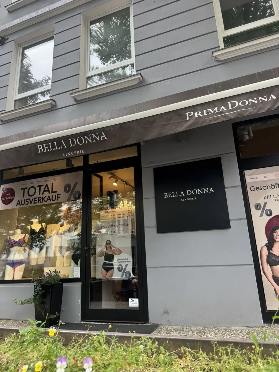 lingerie-store-exterior-bella-donna-lingerie
