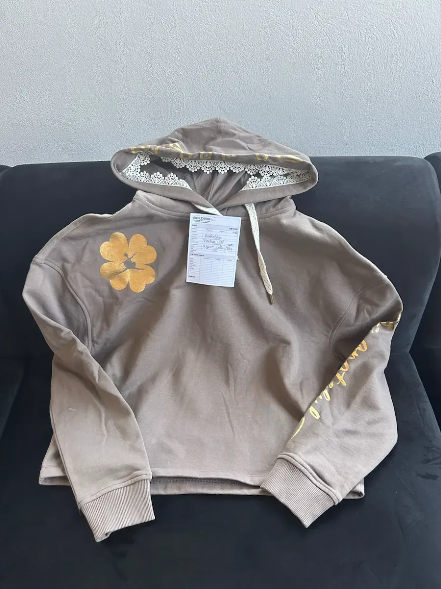 hoodie-with-tag-boldbrands-gmbh-textile-konzepte