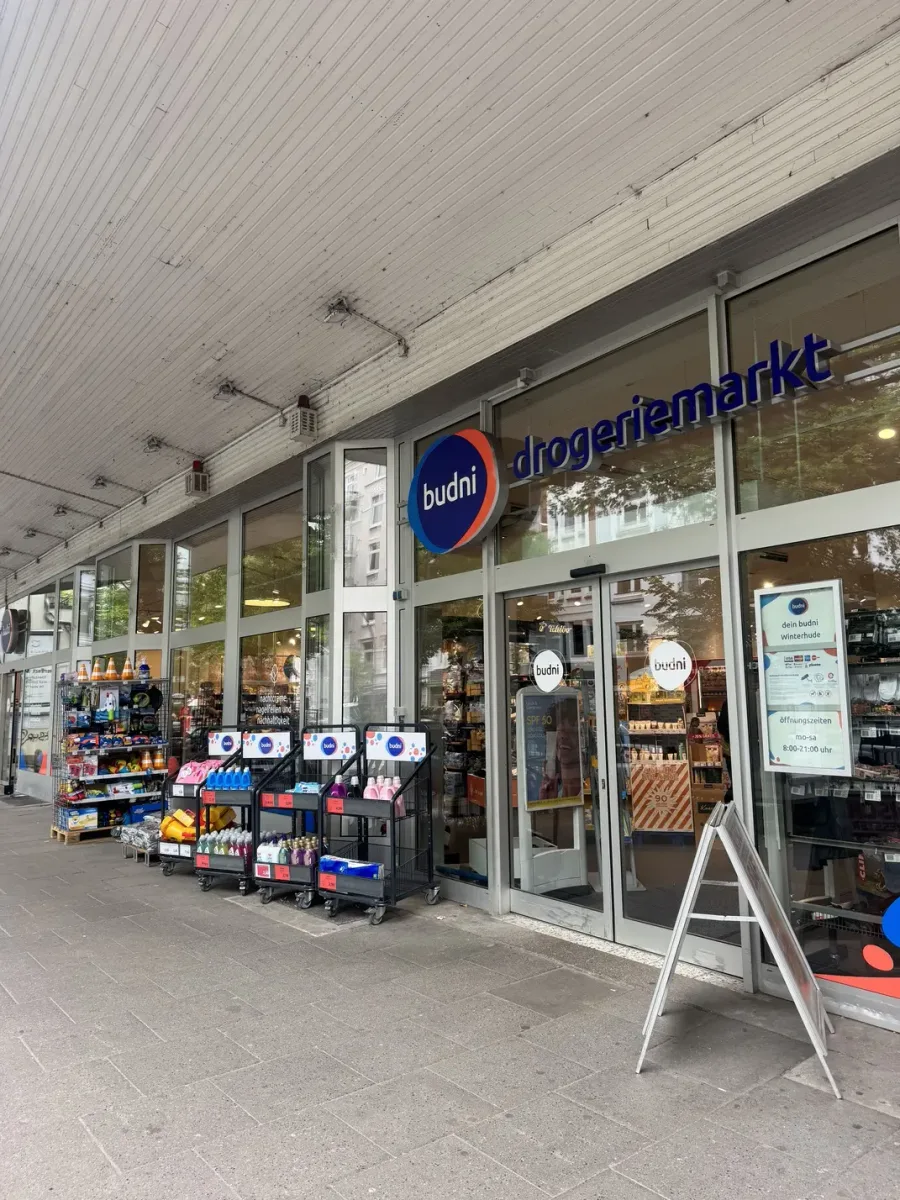 store-exterior-budni-drugstore