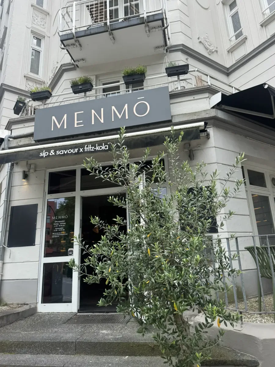 restaurant-exterior-menmo-restaurant